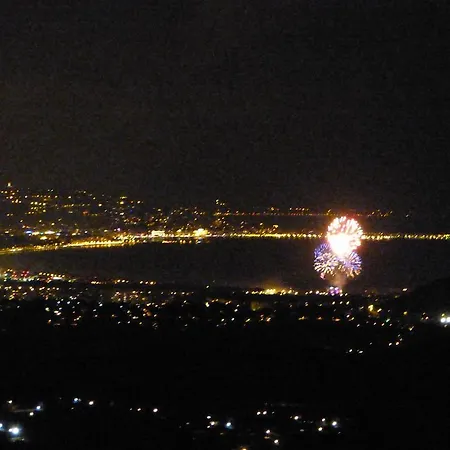 D'hôtes Avec Kitchenette Vue Et Montagnes L'estérel Panoramique Bed and breakfast