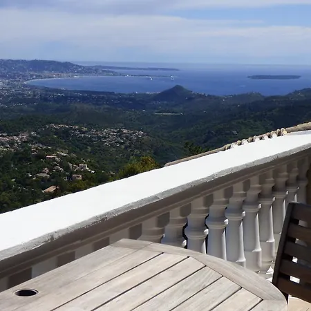 D'hôtes Avec Kitchenette Vue Et Montagnes L'estérel Panoramique Bed and breakfast Saint-Jean-de-l'Esterel