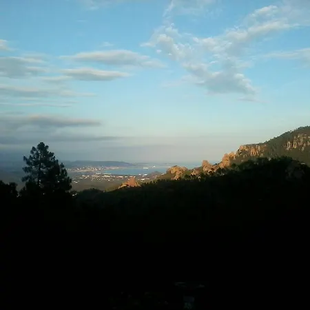 D'hôtes Avec Kitchenette Vue Et Montagnes L'estérel Panoramique Bed & Breakfast Saint-Jean-de-l'Esterel